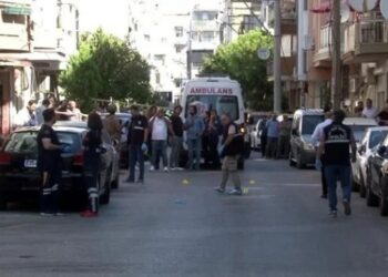 Li Îzmîrê êrişî qereqola polîsan hat kirin