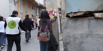 Ciwanan kolan bi kolan gel vexwend meşa azadiyê