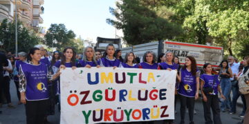 Meşa TJAyê ya ji bo ‘azadiyê’ ber bi Enqereyê ve dest pê kir