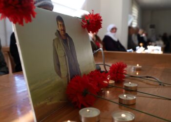 Şîna Azad Serxwebûn li Amedê hat danîn