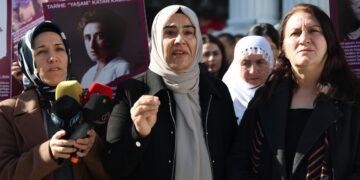 TJAyê bertek nîşanî komkirina wêneyên jinan da