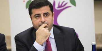 Avûkatanê Demîrtaşî seba tehlîye muracat kerd
