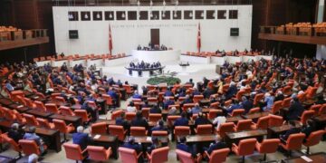 Li Meclîsê cara yekem peyvên bi Kurdî hatin tomarkirin