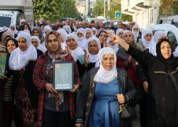 Bi girseyî serdana şîna endamên HPG û YJA-Starê hate kirin