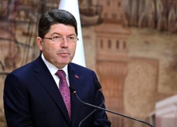 Yilmaz Tûnç dîsa berpirsyarî li ser komîsyonê hişt