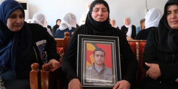 Bi girseyî çûn sersaxiya Çekdar Hanî