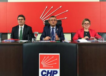 CHPê bi mebesta serdana Îmraliyê civiya