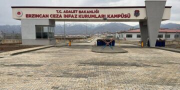 Girtigeha Erzînganê 3 girtî bi lêdanê sirgun kirin
