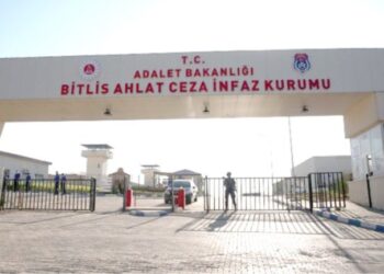 Li dijî zextên girtîgehê dest bi greva birçîbûnê kir