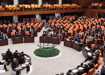 11emîn pakêta darazê li meclisê hat qebûlkirin