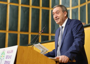 Bakirhan bersiva Ozel da: Heke em pirtûka celadên xwe vekin hûnê deyndar derkevin