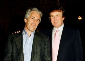 Wêneyê Trump ji dosyaya Epsteînê ya bazirganê fihûşa zarokan hat derxistin