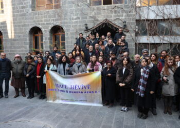 Yekîtiya Hunermendên Kurd: Em ji bo hunera azad tev li mitîngê bibin