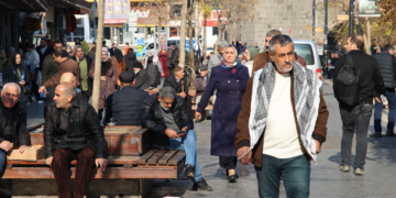 ‘Eger dikarin bila ew bi vî meaşî debara xwe bikin’