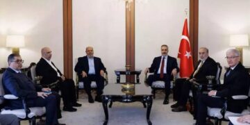 Hakan Fîdan li Enqereyê bi heyeteke Hamasê re civiya