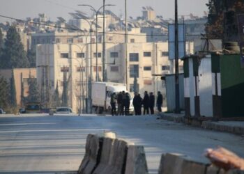 Taxên Şêxmeqsûd û Eşrefiyê hîn jî di bin dorpêçê de ne
