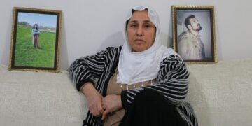 10 serrî yo cenazeya kênaya xo gêrena