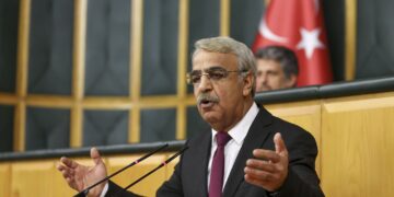 Mîthat Sancar: Pêwîstiya me bi yasayên aştiyê heye