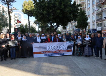 Li 8 bajaran komkujiya Roboskiyê şermezar kirin
