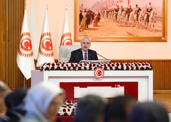 Kurtulmuş: Biratî tenê bi gotinan nabe hiqûq hewce ye