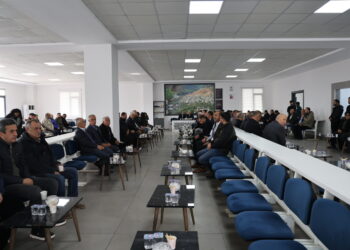 Bayindir û heyeta pê re serdana şîna hunermend Sîdar kir