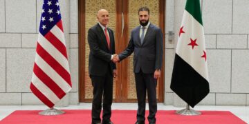Barrack ‘lîsteya çeteyan’ radestî Şara kir