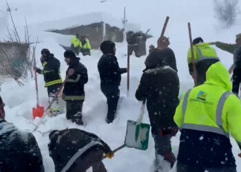 Li Şaxê aşût hat xwarê: 2 zarok û jinek di bin de man