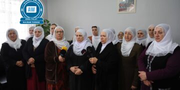 Dayikên Aştiyê: Serok mifteya çareseriyê ye
