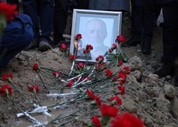 Cenazeyê Huseyîn Aykol hate veşartin