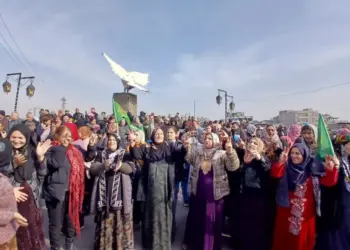 Li Rojava seferberî: Gel li qadan şervan li sengeran berxwedanê didomîne