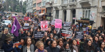Jin li dijî kuştina Durdona Khokimova meşiyan