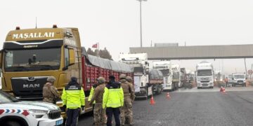 TIRên diçin Kobanê hatin sekinandin