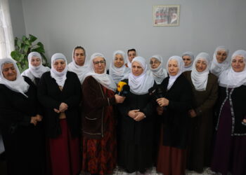 Dayikên Aştiyê dê li dijî êrîşên ser Helebê biçin Enqereyê