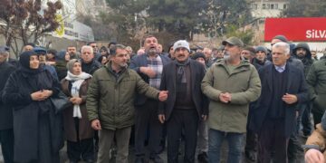 ‘Dewleta Tirk ji aliyekî ve dibêje aştî li aliyê din êriş dike’