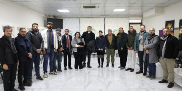 Ciwanên enternasyonalîst li Amedê serdana saziyan kir