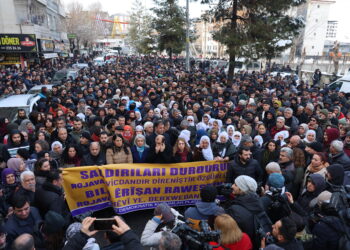 ‘Amed li ser pêya ye bi Rojava re ye’