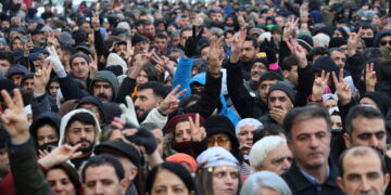 ‘Amed li ser pêya ye bi Rojava re ye’