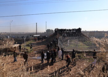 Li ser sînorê Bakur û Rojava wêneyên berxwedanê