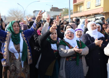 Li ser sînorê Bakur û Rojava wêneyên berxwedanê