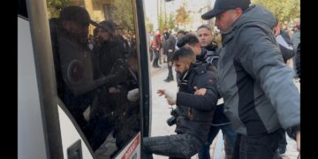 Dema binçavkirina 5 rojnamegeran rojeke din hate dirêjkirin