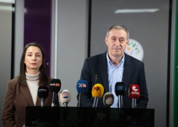 Tulay Hatîmogullari: Bêdengî hevkariya sûc e   Tuncer Bakirhan: Aloziya Sûriyeyê li dijî pêvajoyê darbe ye