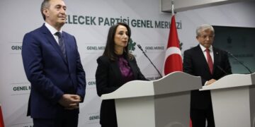Hatimogullari û Davutoglu: Ganî gamê pêtî bêrê eştene