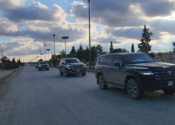 Şandeya HSD û Şamê li balafirgeha Qamişloyê hevdîtin kirin