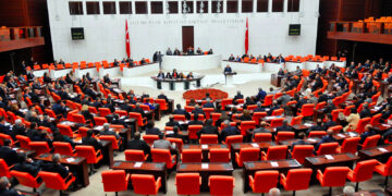 Li Meclîsê cara yekem pêşnûmeyek Kirmanckî hate qebûlkirin