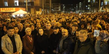 Li Semsûrê di saeta erdhej pêkhat de meşiyan
