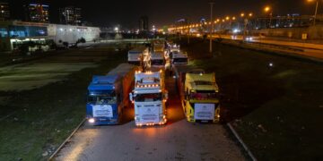 Alîkariya bakurê Kurdistanê gihîşt Kobanê