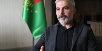 Bîrlîk: Em bi xwedîderketina banga 27ê Sibatê dikarin komployê ji holê rakin
