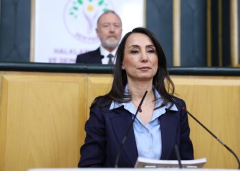Tulay Hatîmogullari: Pênasekirina ‘terorê’ xwe xapandin e