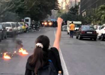 Rêjîma Îranê bi gef û şantajê ‘piştgiriyê’ ji gel dixwaze