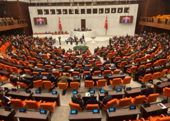 Meclîs de reya ewiline pêşnîyazê cigêrayîşî yê kirmanckî ame qebulkerdiş